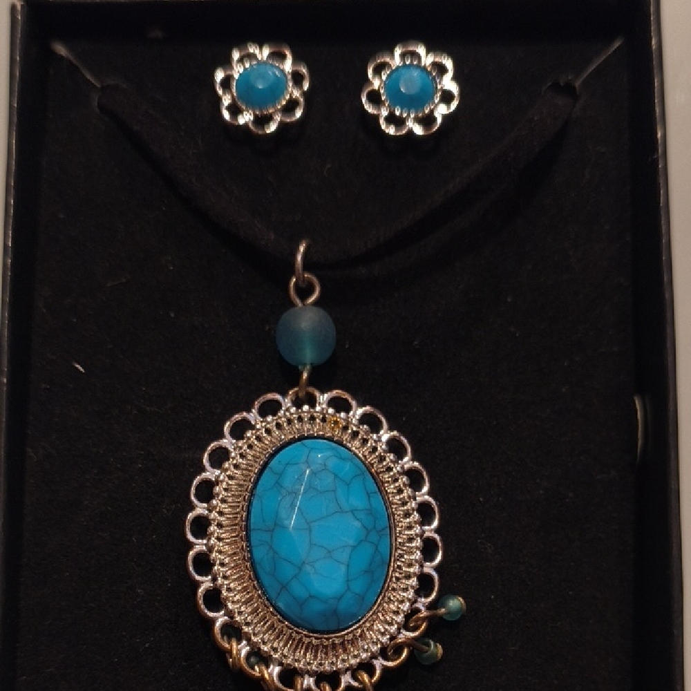 Elegant Silver and Blue Jewelry Set